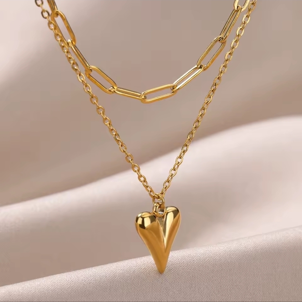 Gold Heart Pendant Necklace - Picture 3 of 10